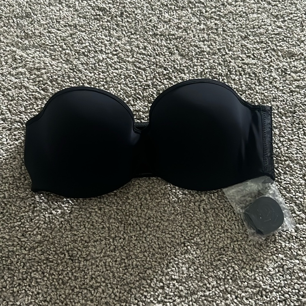 This is a new bra, it came in a pack of 3 but I do not need the black